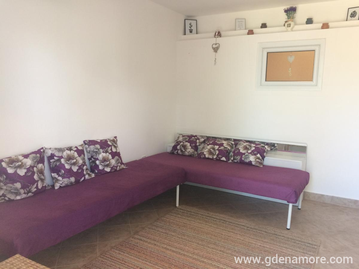 Apartman Cvjetkovic, privatni smeštaj u mestu Baošići, Crna Gora
